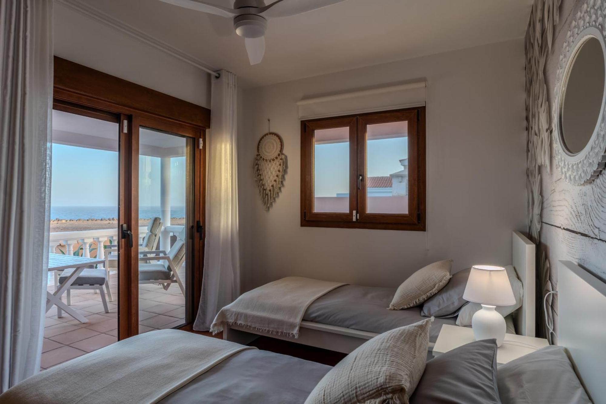 Villa Oceana - Cliffside Retreat Costa De Antigua Extérieur photo
